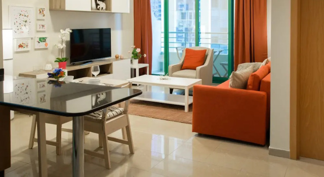Marina Crown Tower Stays Hostel for Girls, Забронировать Отель Аль-Суфух , рядом с Jumeirah Palm Tram Station