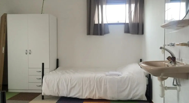 The Budget Hotel, Book Hotel Hoteller i Hazerswoude-Rijndijk med parkering, Parkering