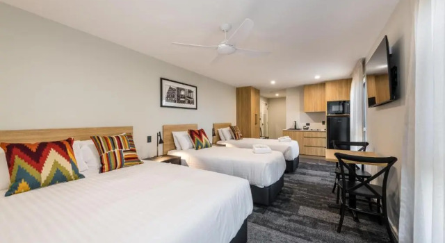 Четырёхместный номер Deluxe AVENUE MOTEL APARTMENTS