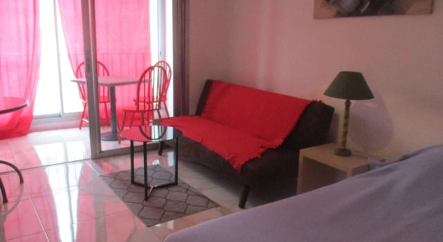 Azur Best Housing Cousin, Забронировать Отель Отели Канн с парковкой, рядом с Le Croisette Casino Barriere de Cannes, Парковка