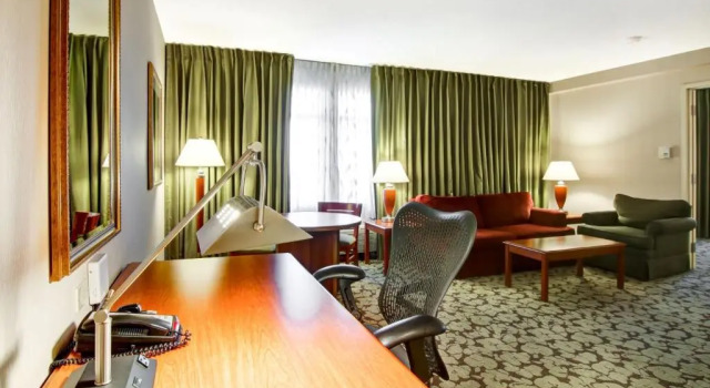 Двухместный люкс c 1 комнатой Hilton Garden Inn Toronto/Markham