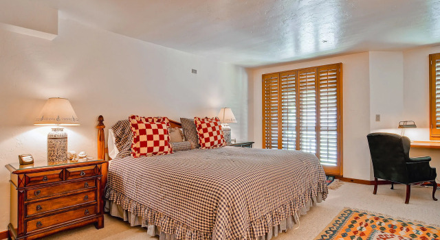 Kiva Lodge by East West Hospitality
