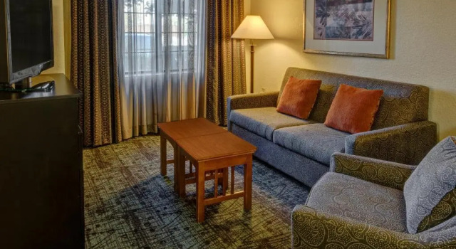 Двухместный номер Standard c 1 комнатой Staybridge Suites Denver - Cherry Creek by IHG