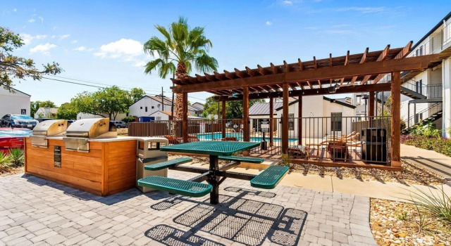 Roomy Sola 1BR King Suite Close to DT w Pool, 预订 酒店 奥斯汀 Greater Austin