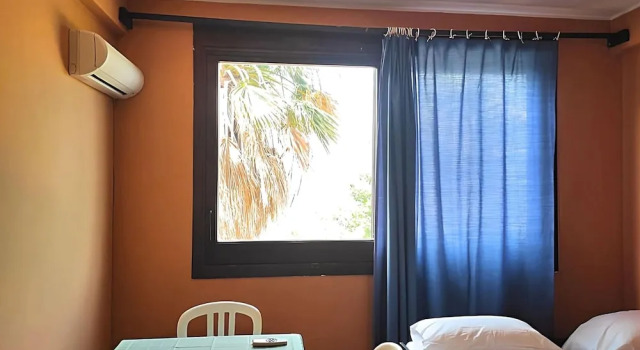 Belvilla by OYO Atmospheric Apartment With Garden, Book Lejlighed Lejligheder i Briatico, Lejlighed
