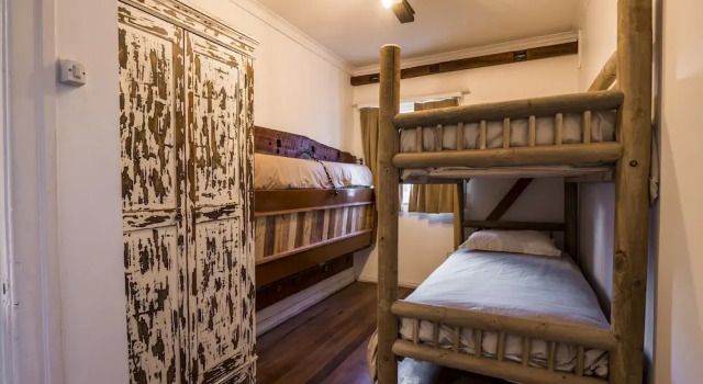 Rustika Hotel, Забронировать Отель «постель и завтрак» Отели Винья-дель-Мар 3 звезды, рядом с Viña del Mar Club, 3*