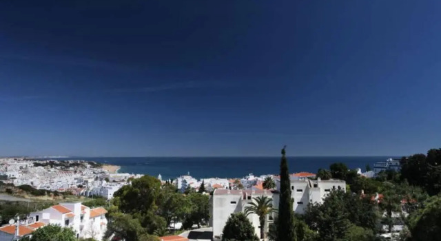 Fabulous Sea view Studio near old town Albufeira, Rezerwuj Hotel Hotele w Algarve z basenem, Basen