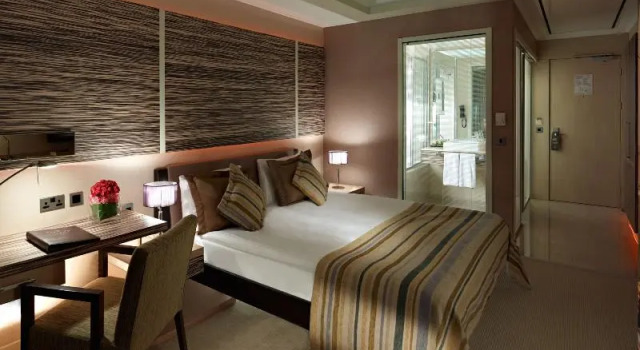 Одноместный номер Standard с балконом Cratos Premium Hotel Casino & SPA