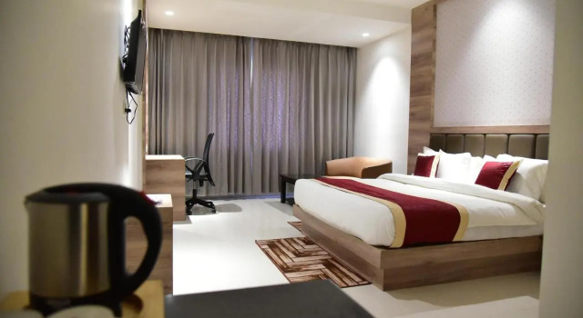Hotel Crystal Grand, Rezervovat Hotel Nainital Uttarakhand