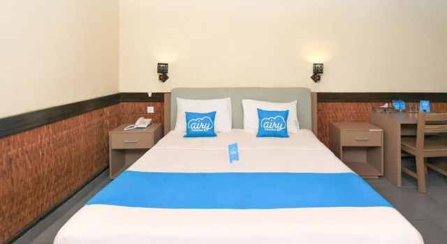 巴厘岛登巴萨艾里萨努尔德纳乌波索102酒店(Airy Sanur Danau Poso 102 Denpasar Bali), Rezervovat Hotel Hotely v Bali s bazénem, Bazén
