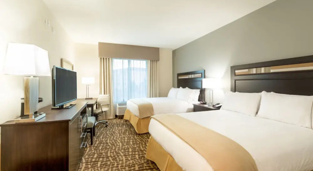 Четырёхместный номер Standard Holiday Inn Express & Suites Denver South - Castle Rock by IHG