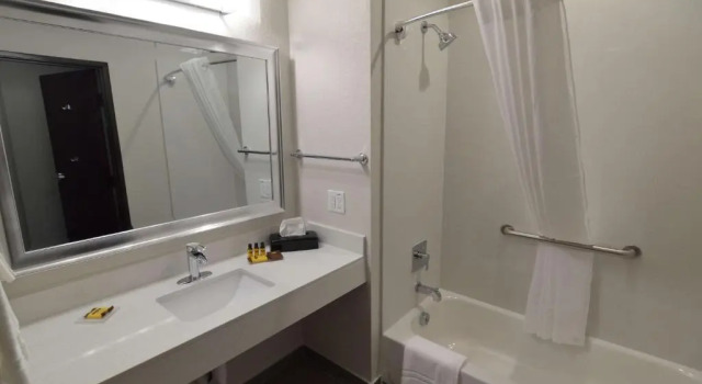 Номер Standard Best Western Plus Waller Hotel