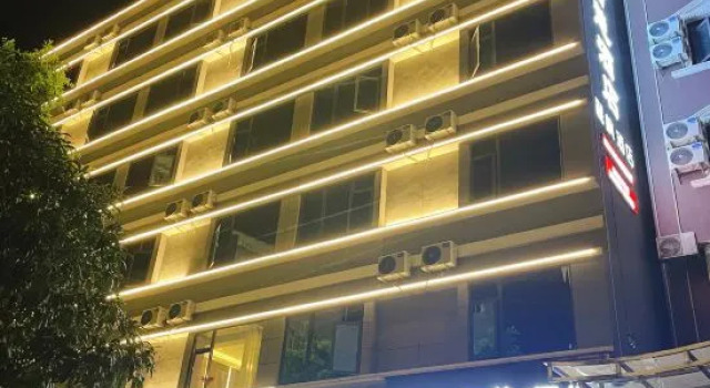 Chaoman Smart Hotel (Lincang People's Hospital City No. 1 Middle School), Buchen Sie Hotel Lincang Yunnan