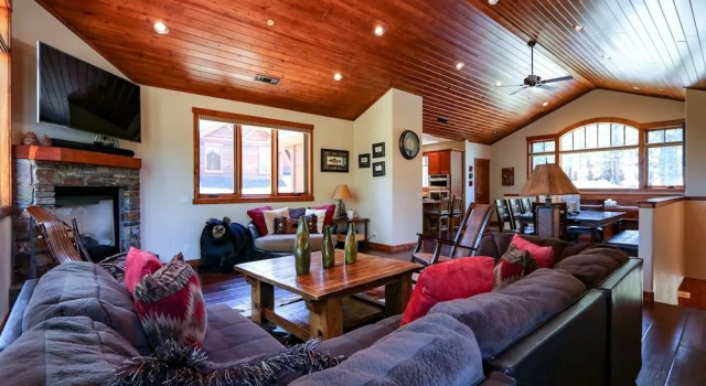Graystone 2088 4 Bedroom Home by RedAwning, Забронировать Дом для отпуска СПА-отели Маммот-Лейкс, рядом с Поле для гольфа Snowcreek, SPA-услуги