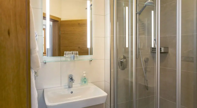 Номер Comfort Bernhardhof - Pension, Guest-House & Apartments