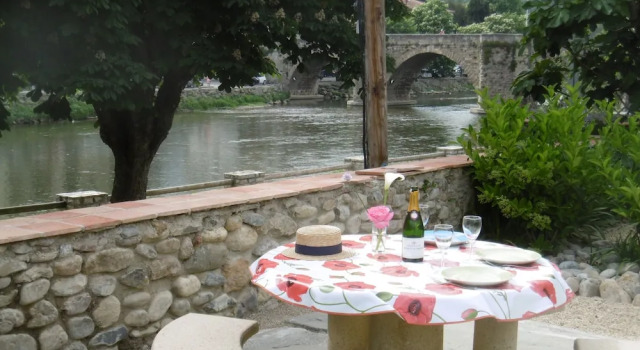 Апартаменты LIMOUX RIVERSIDE GARDENs
