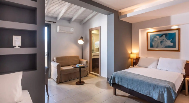 Трёхместный номер Iraklion Hotel