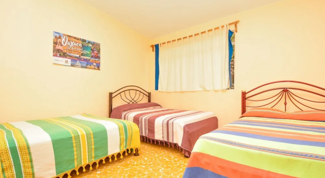 Трёхместный семейный номер Standard Los Nardos Hostel -pet friendly