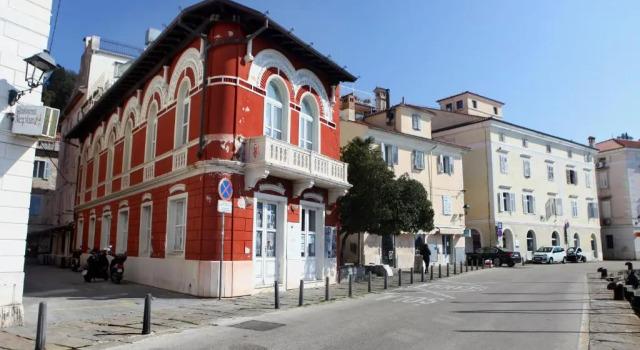 Spacious Piran Central Apartment for 5 Pax BG