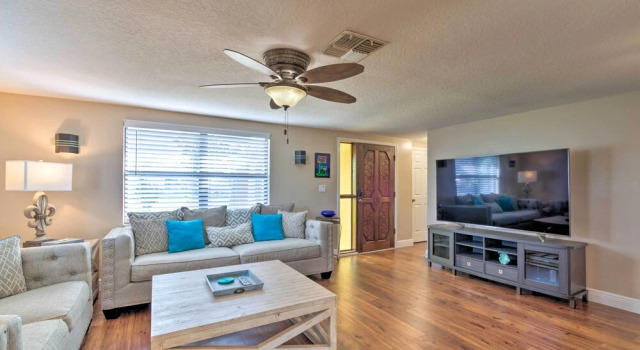 Коттедж Canalfront Home w/ Dock & Access to Gulf of Mexico