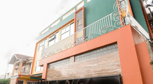 OYO 149 Jkostel, Rezerwuj Hotel Palembang Sumatra