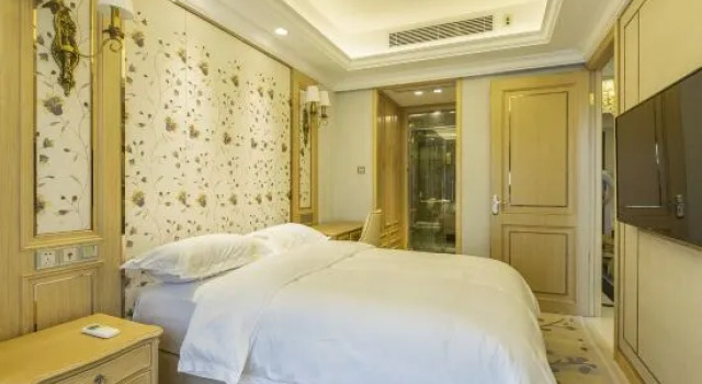 Люкс Royal D House International Service Apartment