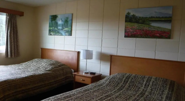 Четырёхместный номер Standard Haida Way Motor Inn