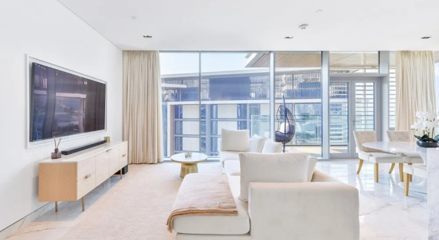 Апартаменты Grand с 2 комнатами рядом с пляжем Luxury 2BR plus maids room in Bluewaters
