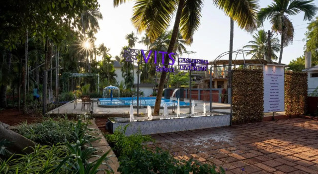 VITS Select Casuarina Diveagar, Varaa Lomakeskus Hotellit New Delhi uima-altaalla, Uima-allas