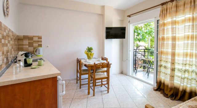 Lina Apartments