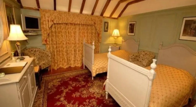 Двухместный номер Standard Wolds Village Hotel
