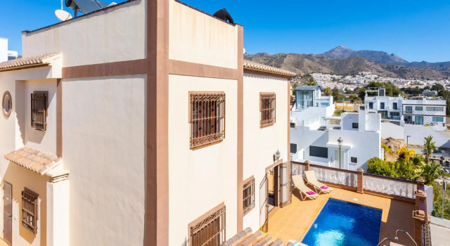 Villa Miguel Franco by Casitas Select, Забронировать Вилла Виллы Нерха, рядом с Tuesday Market, Вилла