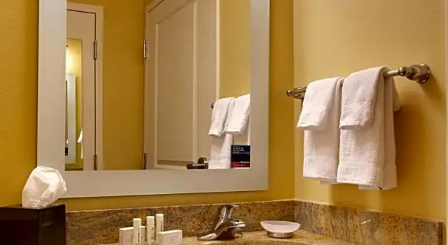 Четырёхместный люкс с 2 комнатами TownePlace Suites by Marriott Vernal