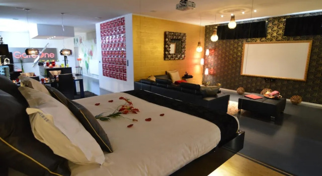 Коттедж Deluxe Holiday Home in Welkenraedt with Hot Tub & Steam Shower