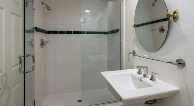 Четырёхместный номер Deluxe Saratoga Oaks Lodge