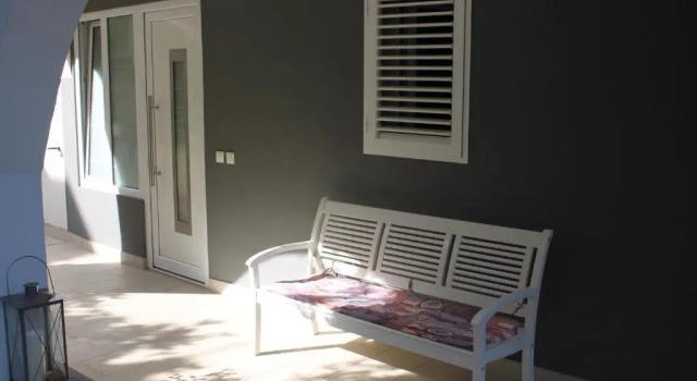 Apartments Villa Silvia, Забронировать Апартаменты/квартира Отели Макарска с парковкой, рядом с Францисканский монастырь, Парковка