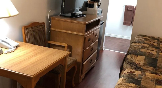 Standardowy czteroosobowy pokój Motel 8