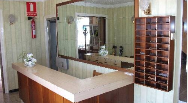 Hostal Oasis, Забронировать Отель Фрага Уэска