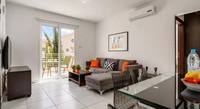 Апартаменты Lovely 2 Bedroom Family Apartment w/ Pool