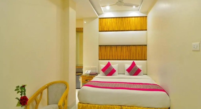 Студия Aman Continental With Restaurant - 5Mins from Connaught Place ,Railway Station & Metro