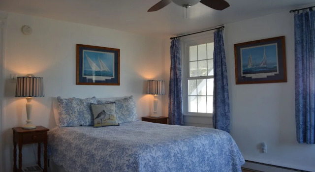 Номер Classic Black Walnut Point Inn