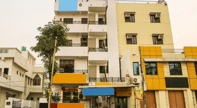 Hotel Royal T By OYO Rooms