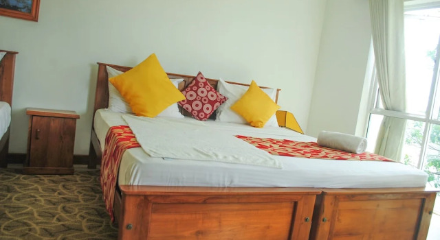 Трёхместный номер Deluxe с балконом и с видом на озеро Hotel See Kandy