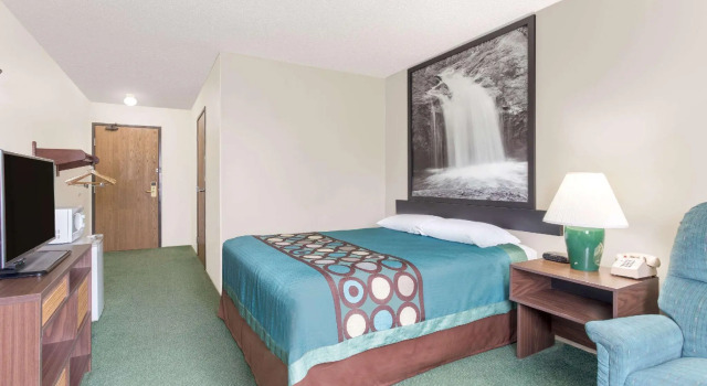 Двухместный номер Standard Super 8 by Wyndham Reedsburg