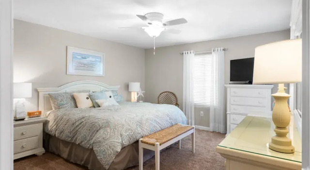 Anchorage I & II by Elliott Beach Rental, Забронировать Апартаменты/квартира Отели Миртл-Бич с парковкой, рядом с Pine Lakes International Country Club, Парковка