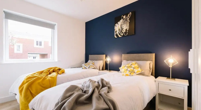 Palmerston House 2 Bedroom Apartments, Reading - 2 Bathroom with Parking, Varaa Huoneisto Asunnot kohteessa Merseyside, Huoneisto