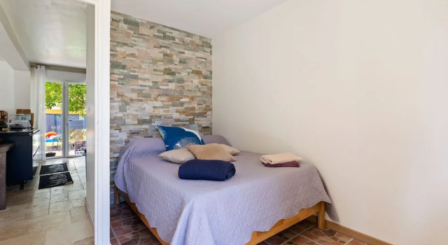 Elegant Holiday Home in Touques With Fenced Garden, Забронировать Отель Тук 