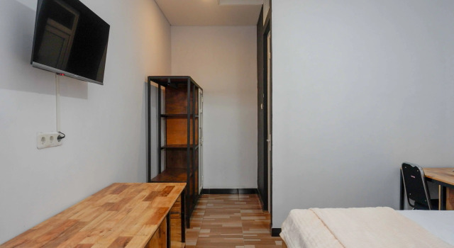 RedDoorz Plus near Patung Kuda Undip, Réserver Hôtel Semarang Central Java