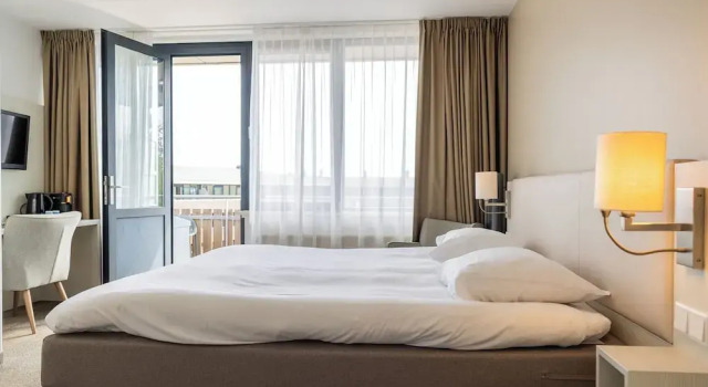 Двухместный номер Comfort с балконом Fletcher Hotel-Restaurant Noordsee-Ameland