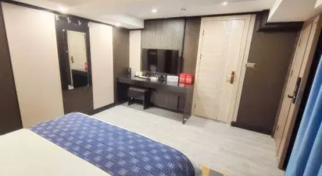 RamaStopHotel, Varaa Hotelli Hotellit Qianxinan pysäköinnillä, Pysäköinti